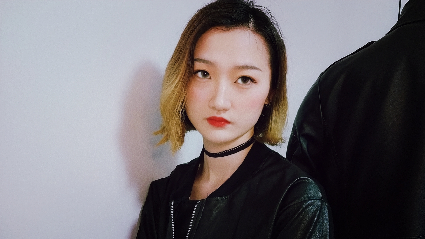 【咸鱼姬】鱼哥参加因为走音被diss,求助百万调音师连人带音一块调了顺便P了一个 男主角